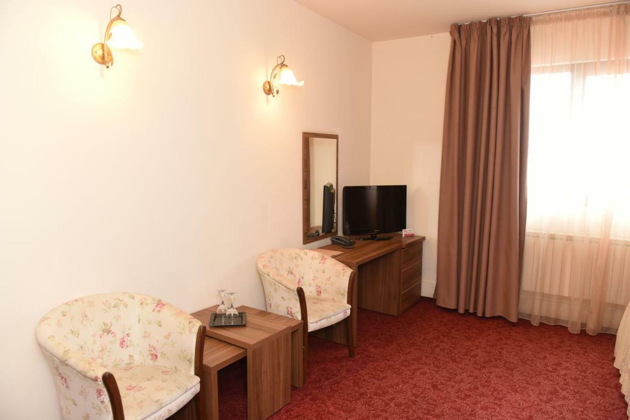 Hotel Gema Brasov Exterior photo